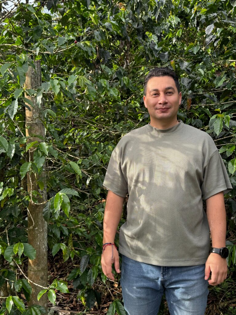 Jhonatan Galeano Isaza: Donde la mecatrónica se encuentra con el café